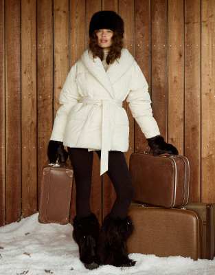 4th & Reckless Collared Wrap Belted Puffer Jacket In White