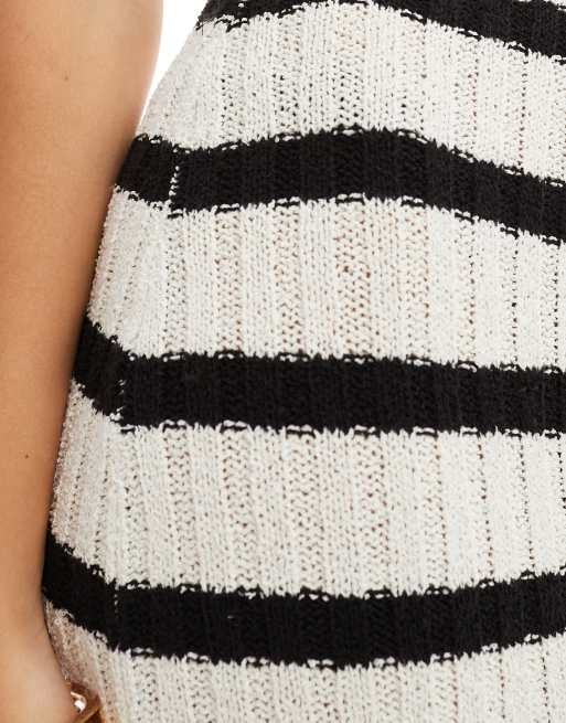 4th & Reckless como boucle knit bandeau maxi beach dress in black and white, 4 of 4