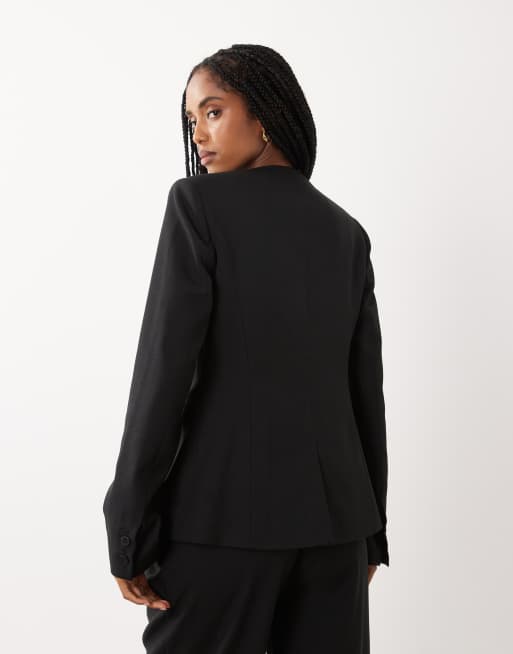 4th & Reckless - conjunto de blazer negro con cuello estructurado y mangas acampanadas, 4 de 4