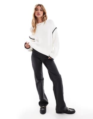 4th & Reckless Contrast Stitch Dropped Shoulder Sweater In Cream-white In White