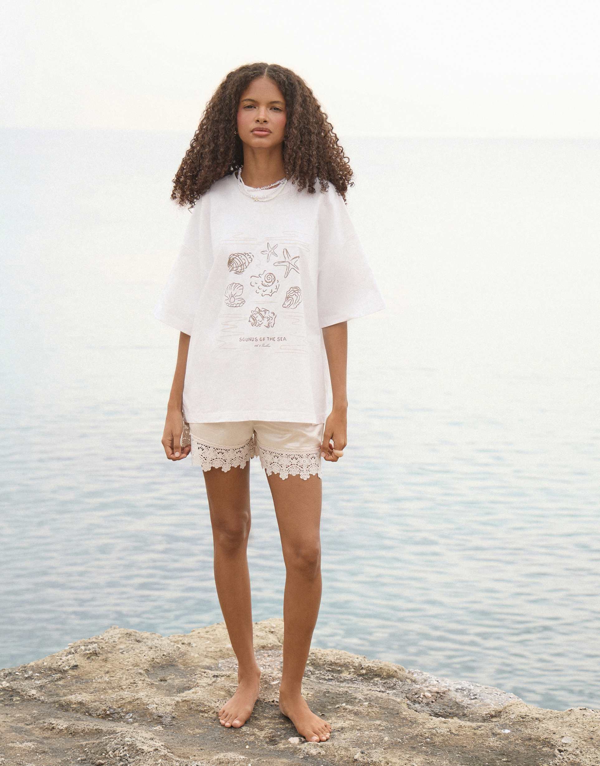 4th & reckless cotton shell graphic oversized t-shirt in cream