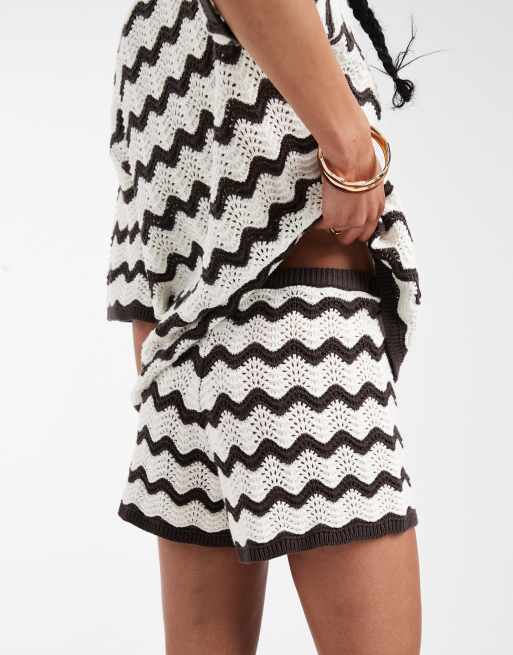 4th & Reckless crochet knit beach short co-ord in brown & white zig zag, 3 of 5