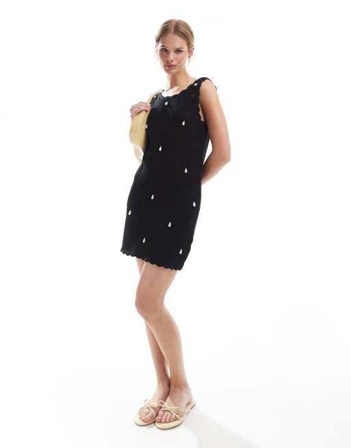 4th & Reckless crochet pearl embellished scallop trim mini beach dress in black, 3 of 4