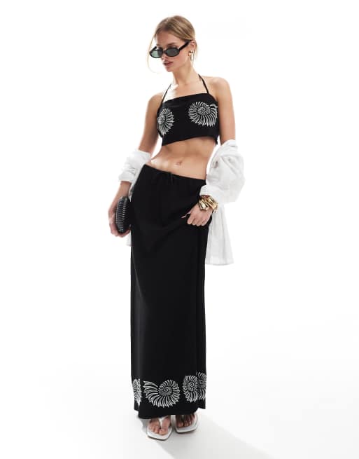 4th & Reckless - Crop top da mare allacciato al collo squadrato nero in misto lino con conchiglie ricamate in coordinato , 4 di 4