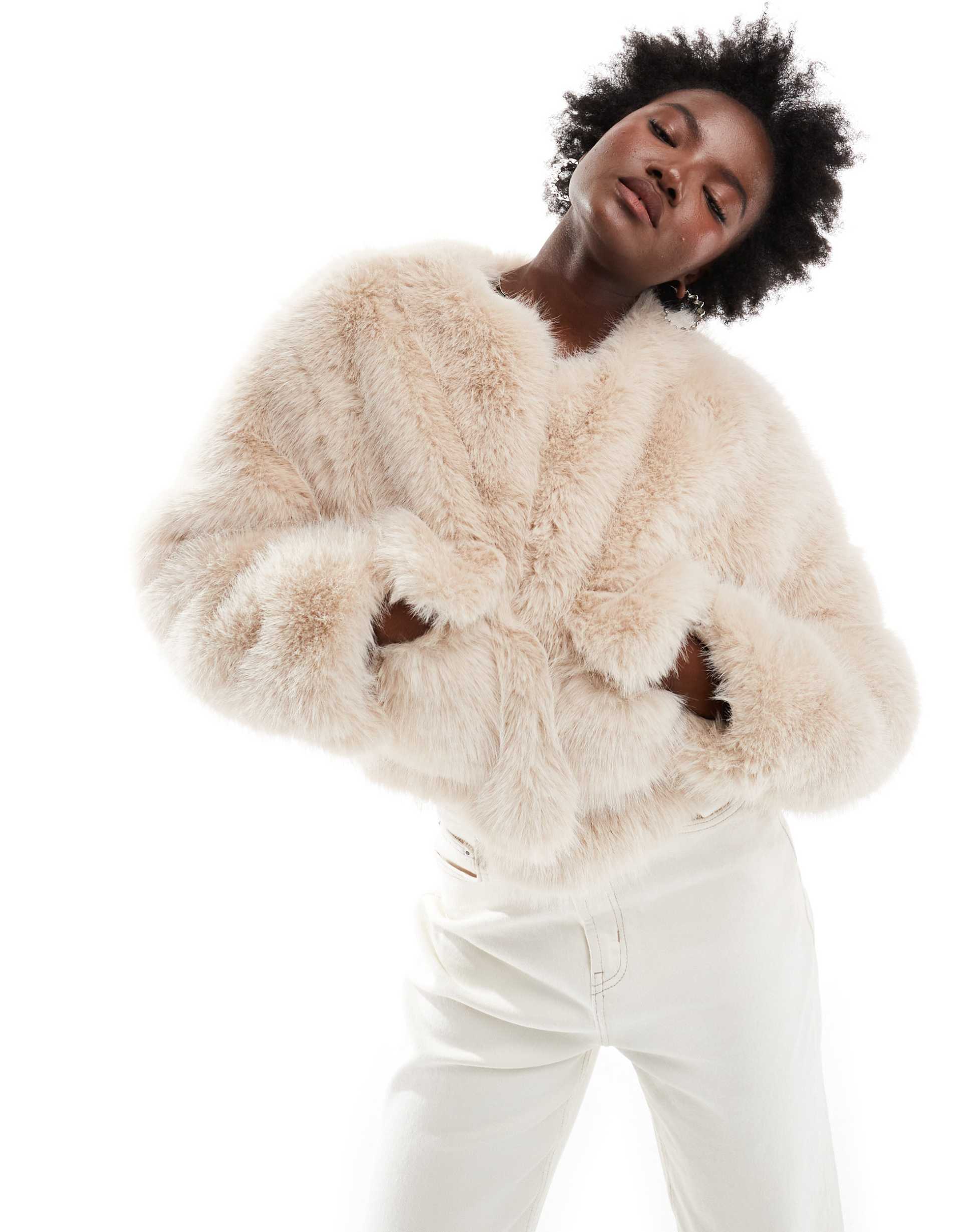 4th & reckless cropped faux fur pocket detail jacket in beige