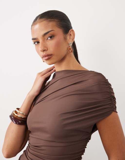 4th & Reckless double layered slinky drape waist detail high neck one sleeve maxi dress in chocolate, 3 of 4