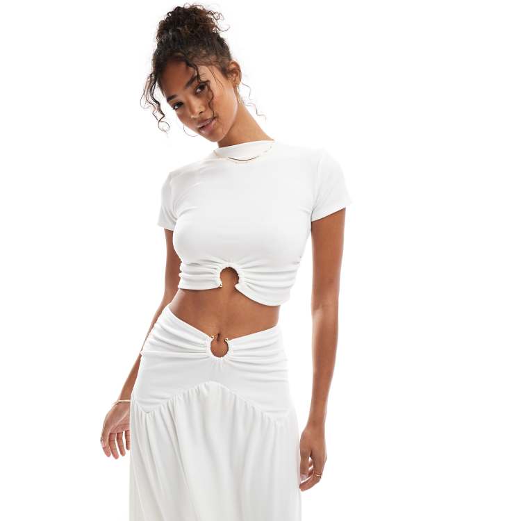 207842637-1-white?$n_750w$&wid