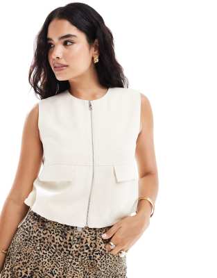 4th & Reckless 4th & Reckless drawstring zip through gilet in cream-White