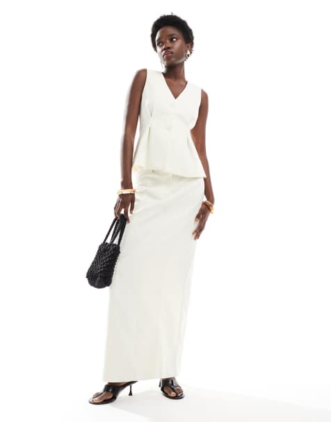 4th & Reckless - Elegante co-ord set met geplooide gilet en maxirok met naden in crème - view 1