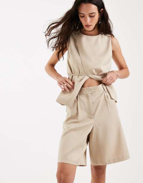 4th & Reckless - Elegante short met lange pasvorm en geplooide voorkant in beige, deel van co-ord set - view 1