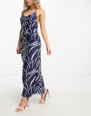 4th & Reckless - Elli - Transparentes Sommer-Maxikleid in Marineblau mit Zebraprint-Bunt