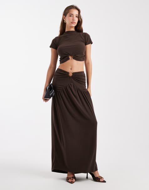 4th & Reckless - Ensemble crop top et jupe longue double épaisseur près du corps à taille basse avec détail métallique doré - Chocolat - view 1