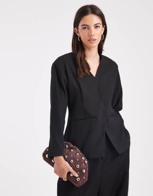 4th & Reckless Exclusive Fitted Waist Collarless Cocoon Sleeve Blazer In Black