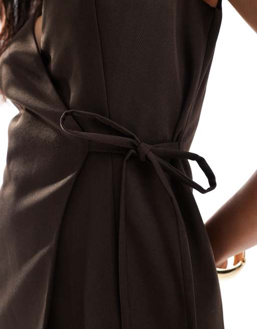 4th & Reckless exclusive longline tie side tailored waistcoat co-ord in brown, 4 of 4