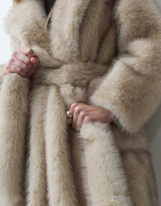  4th & Reckless faux fur oversized belted maxi coat in beige, 3 of 5