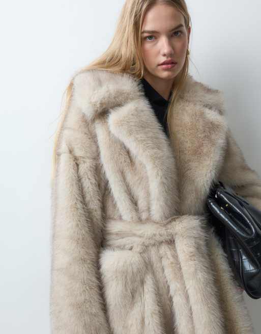  4th & Reckless faux fur oversized belted maxi coat in beige, 4 of 5