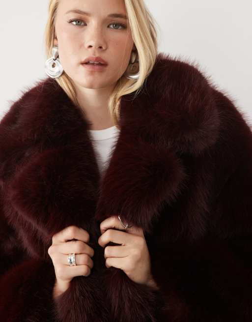  4th & Reckless faux fur oversized belted maxi coat in burgundy, 2 of 4