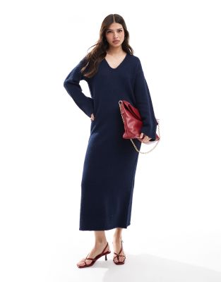 4th & Reckless - Flauschiges Maxi-Pulloverkleid aus Strickwollmischung in Marineblau mit V-Ausschnitt