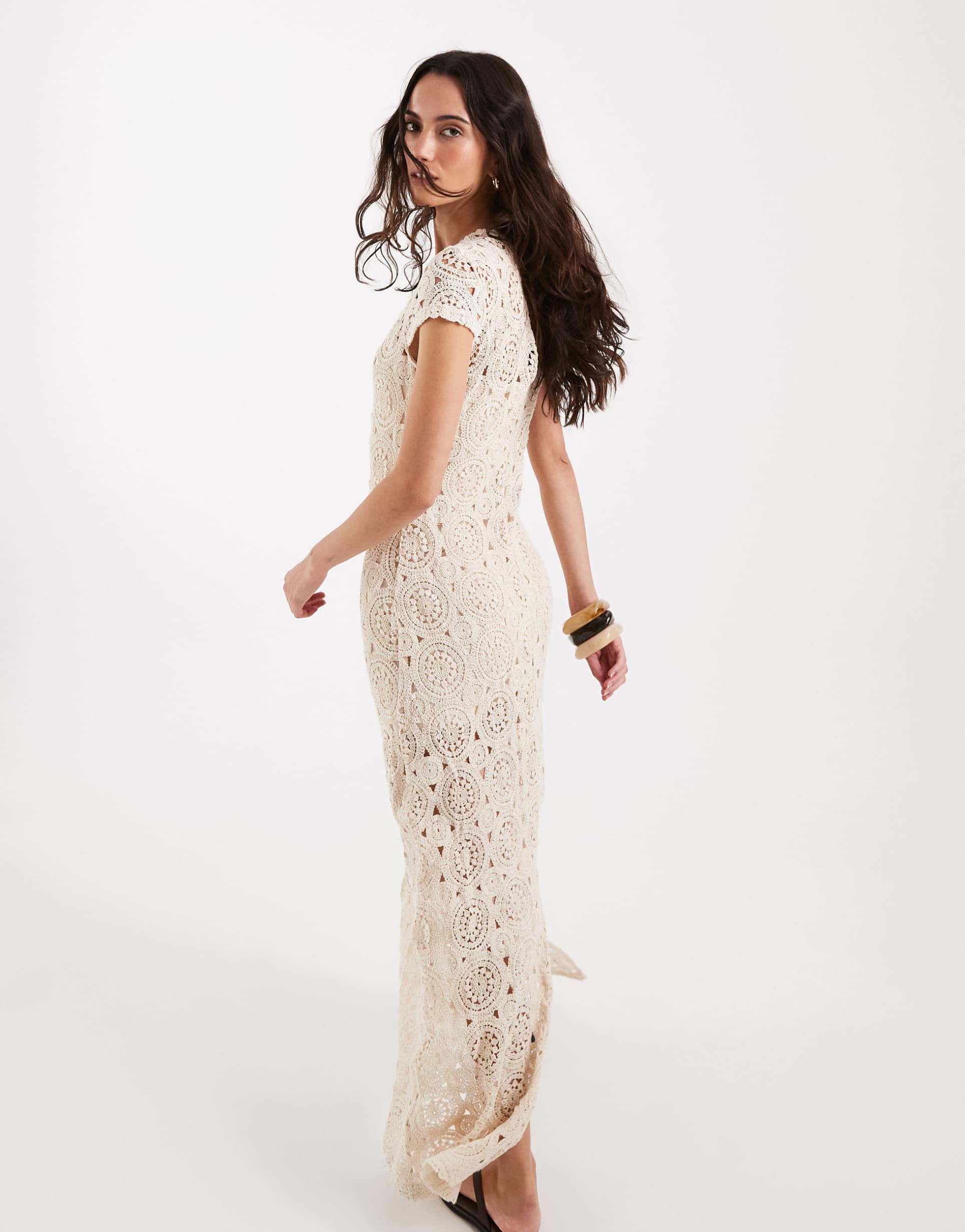 4th & reckless flower crochet cap sleeve maxi dress in cream