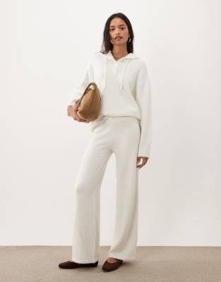 4th & Reckless Fluffy Knit Wide Leg Pants In White