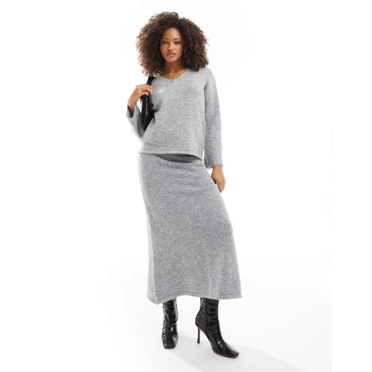 marie claire★Slim fit V-neck knitted skirt MC16 Women's Skirts | Marie Claire Boutiques