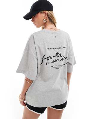 fourth studios logo runway back print t-shirt in gray