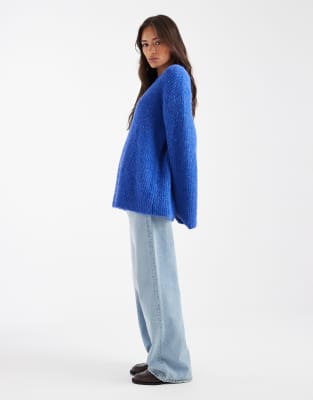 4th & Reckless - Gerippter Oversize-Pullover in Kobaltblau mit Wolloptik und weiten Ärmeln