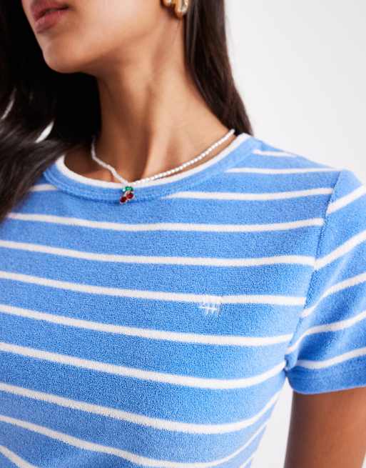 4th & Reckless – Gestreiftes T-Shirt aus Frottee in Blau mit aufgesticktem Logo, Kombiteil, 3 von 4