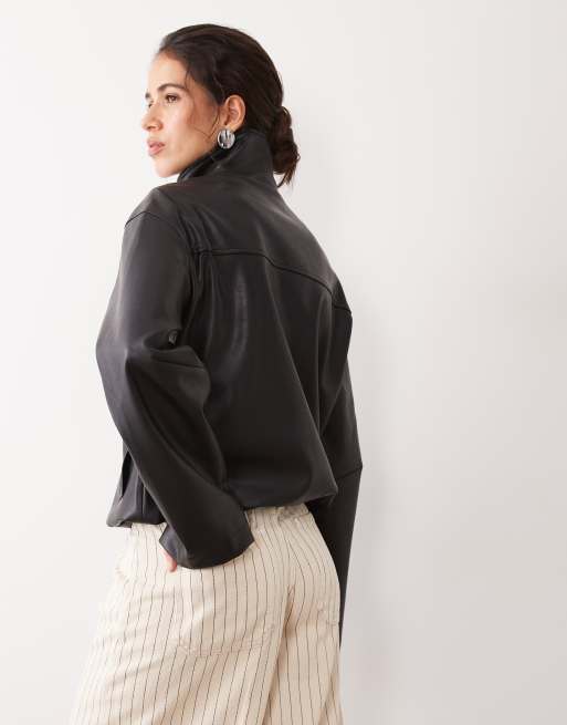 4th & Reckless high shine faux leather funnel neck cropped puffer jacket co-ord in black, 4 of 4