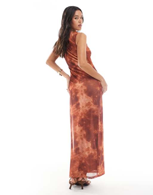 4th & Reckless – Hochgeschlossenes, drapiertes Maxikleid in Rost mit Print in verschwommener Optik, 4 von 4