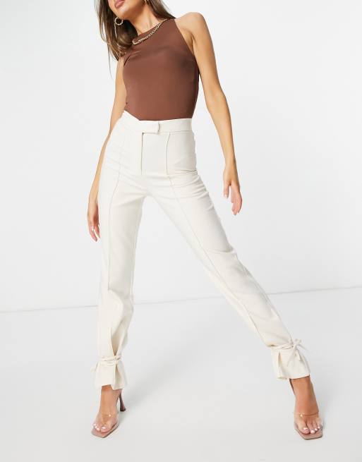 4th & Reckless – Hose mit Schnürung am Bein in Creme, 4 von 4
