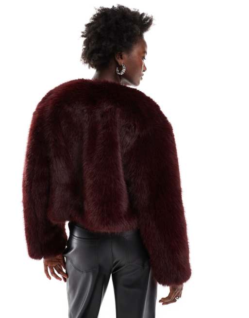 4th & Reckless – Jacke aus Kunstpelz in Burgunderrot mit kurzem Schnitt und Taschendetail, 4 von 4