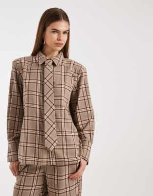 4th & Reckless - Kariertes angerautes Baumwollhemd in Beige mit Schulterpolstern und Krawattendetail, Kombiteil-Bunt