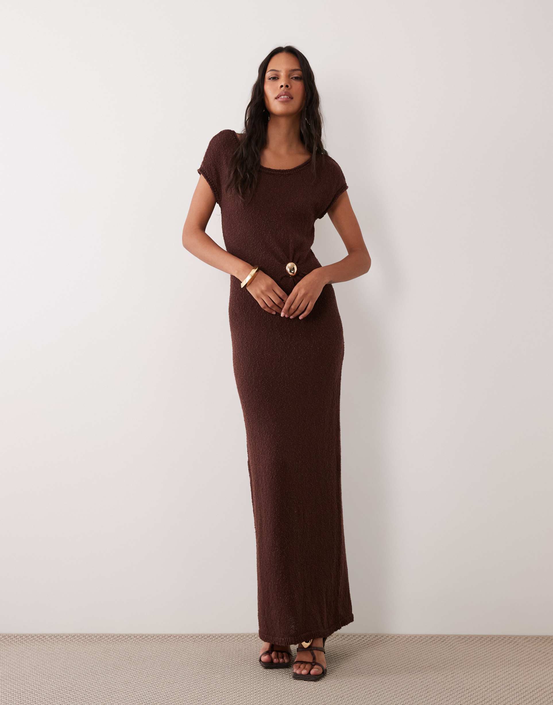 4th & reckless knit metal hardware ruched waist detail maxi dress in chocolate