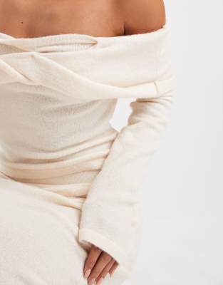 4th & Reckless Knit Twist Detail Off Shoulder Sweater In White