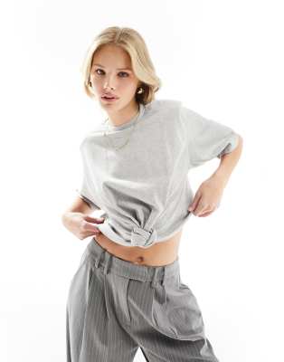 knot front cropped T-shirt in gray