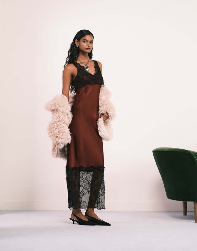 burgundy lace v neck dress 4th & Reckless satin trim hem & V-neck maxi in Miss Circle Women's Umeko Riot Rib Neckline:Round Neckline Designed in a rich