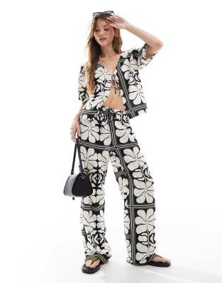 linen blend tie waist beach pants in black and white floral print - part of a set-Multi