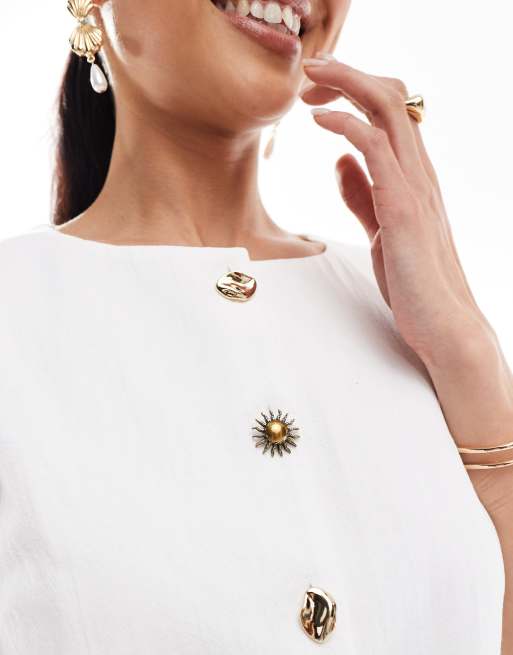 4th & Reckless linen look abstract gold button detail sleeveless waistcoat in white, 4 of 4