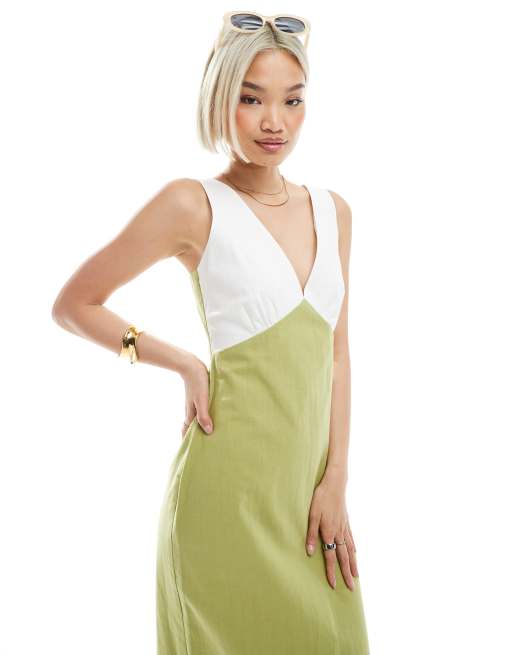 4th & Reckless linen look contrast plunge neck maxi dress in cream and olive, 4 of 4