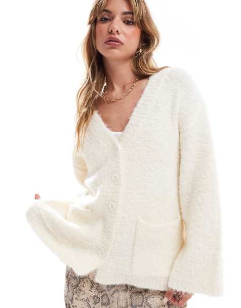 4th & Reckless – Longline-Strickjacke aus Wollmix in Wollweiß mit durchgehender Knopfleiste - view 1
