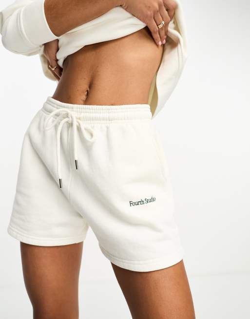 4th & Reckless – Lori – Gräddvita mysiga sweatshorts med logga