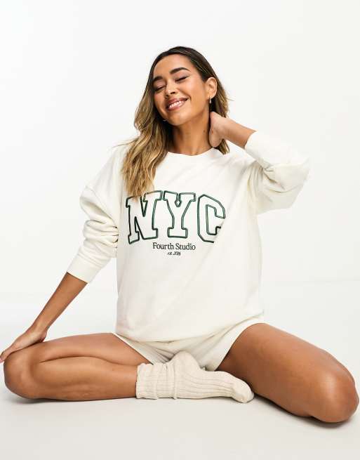 4th & Reckless – Lori – Lounge-Sweatshirt-Stoff in Cremeweiß mit „NYC“-Print