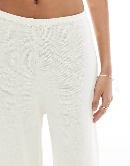 4th & Reckless maribel fine gauge knit beach trouser co-ord in ecru, 3 of 5