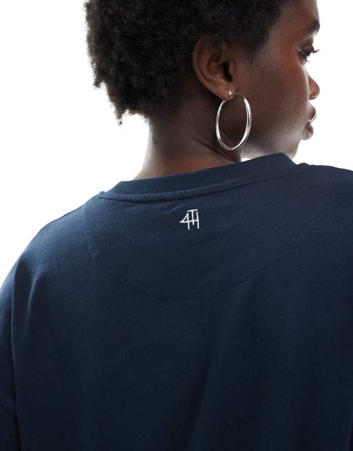 4th & Reckless – Marinblå t-shirt i oversize med broderad logga, 2 av 4
