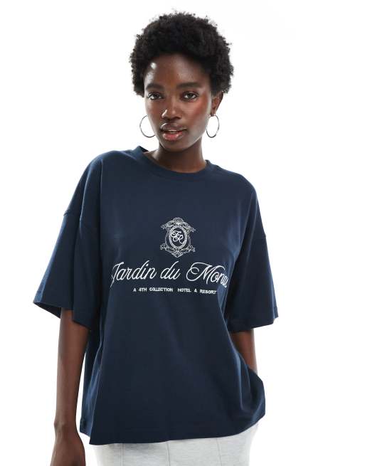 4th & Reckless – Marinblå t-shirt i oversize med broderad logga, 3 av 4