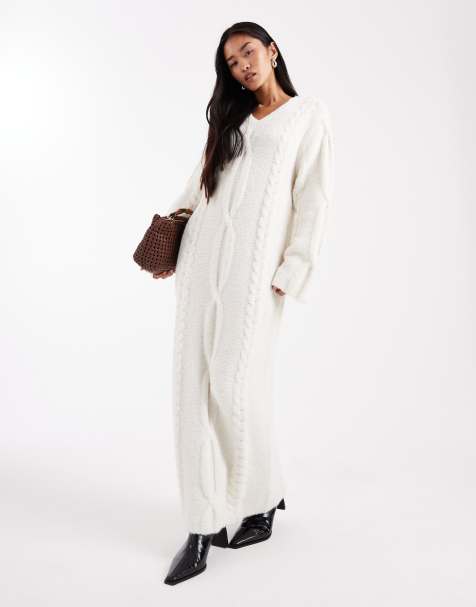 4th & Reckless – Maxi-Pulloverkleid aus Strick in Creme mit Zopfmuster, V-Ausschnitt und Woll-Look - view 1