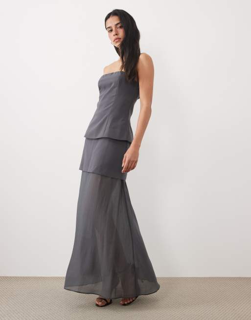 4th & Reckless - Co-ord set van elegante bandeau-top en maxi-rok in grijs, 3 van 3