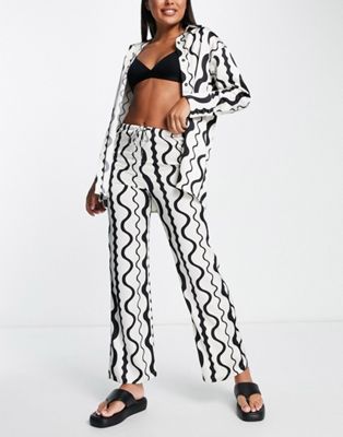 4th & Reckless Neviah satin trousers co-ord in wave print