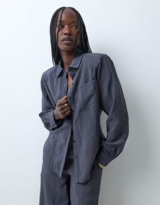 4th & Reckless Nylon Cinch Waist Detail Fitted Shirt In Gray